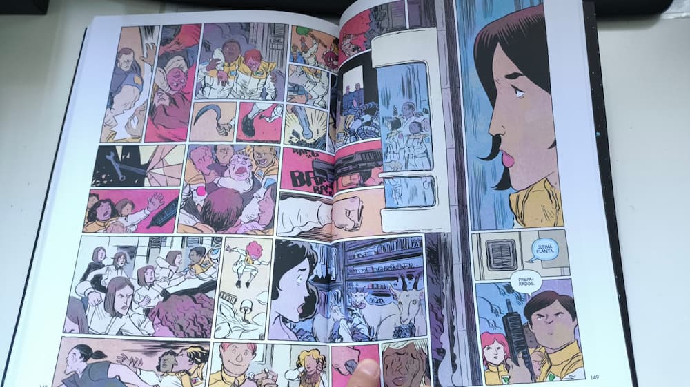 Páginas y detalles de ARCA, el cómic de Nuevo Nueve firmado Van Jensen y Jesse Lonergan