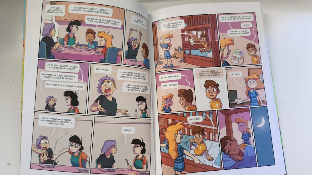 Interiores del cómic Astrid! (Fandogamia)